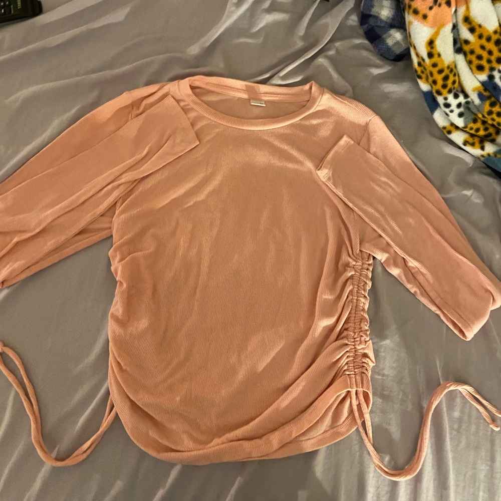 Old Navy pink scrunched shirt . Size M. Stretchy. Never worn